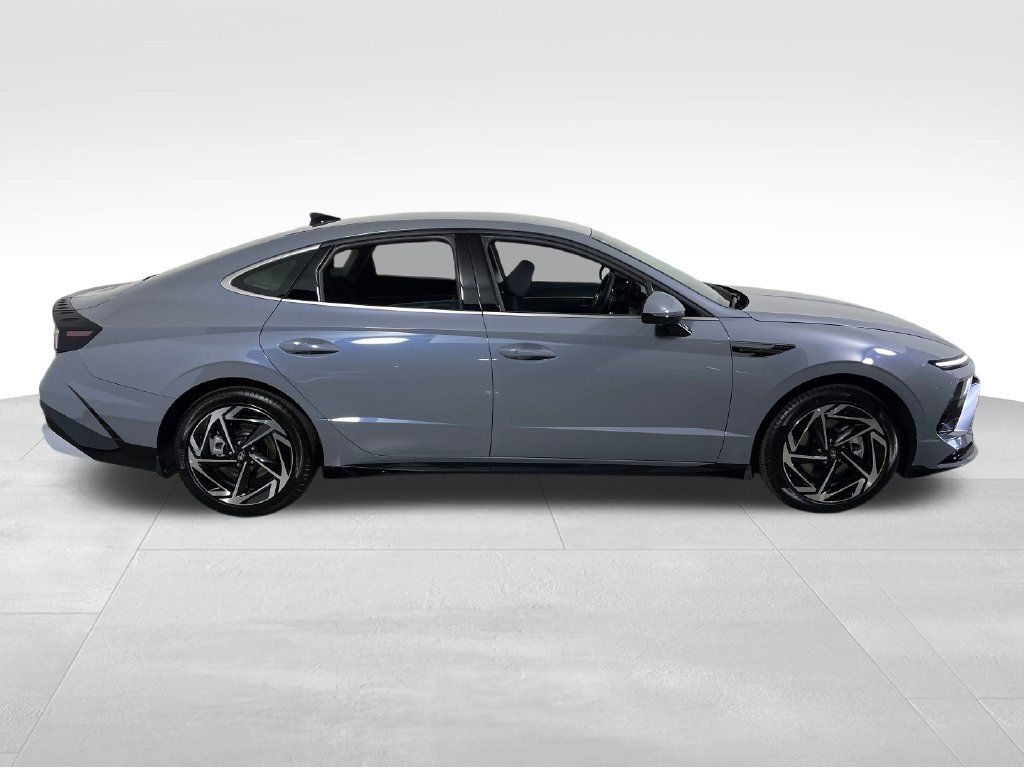 New 2026 Hyundai Sonata SEL FWD image 6