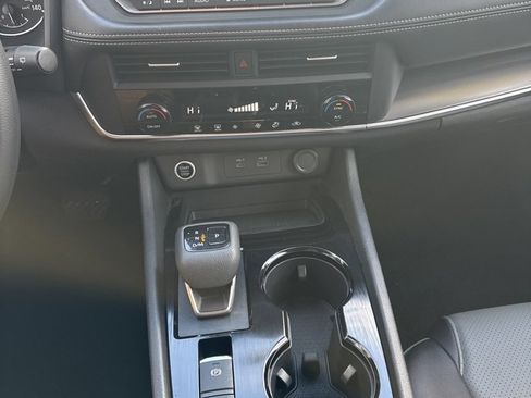 Certified 2023 Nissan Rogue SV image 28