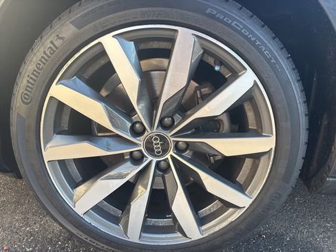 Used 2024 Audi A4 2.0T Premium w/ Convenience Package image 2