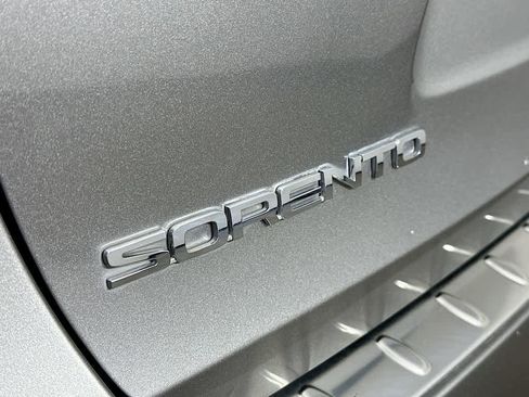 Used 2019 Kia Sorento SX image 7
