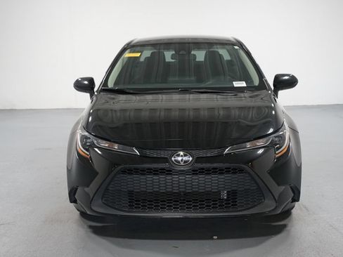 Certified 2022 Toyota Corolla LE FWD image 2
