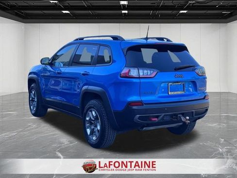 Used 2019 Jeep Cherokee Trailhawk w/ Cold Weather Group AWD/4WD image 3