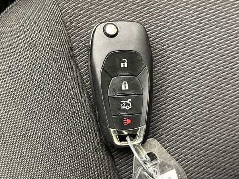 Used 2017 Chevrolet Cruze LT image 21