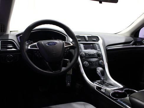 Used 2014 Ford Fusion S FWD image 2