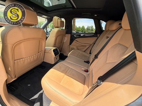 Used 2017 Porsche Macan AWD/4WD image 13