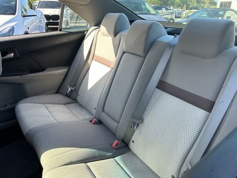 Used 2014 Toyota Camry LE FWD image 4