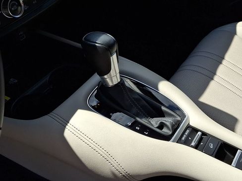 Used 2023 Honda HR-V EX-L image 16