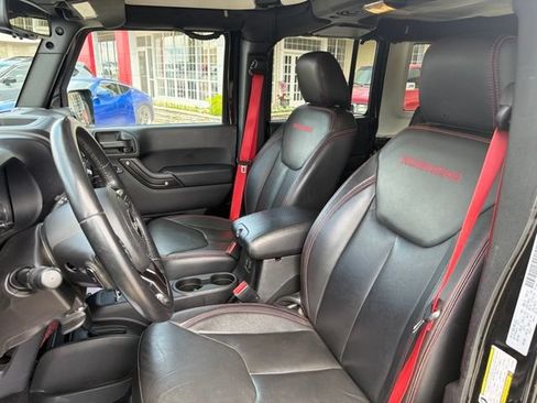 Used 2017 Jeep Wrangler Unlimited Rubicon AWD/4WD image 9