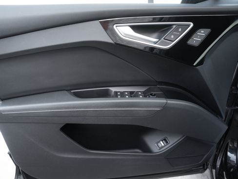 Certified 2023 Audi Q4 e-tron Premium Plus w/ Premium Plus image 19