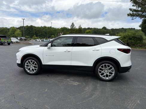Used 2024 Chevrolet Blazer LT w/ Sound & Technology Package FWD image 8