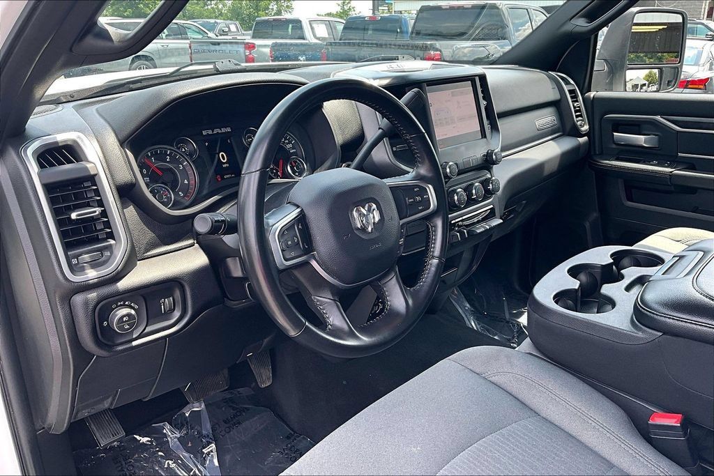 Used 2024 RAM 3500 Big Horn AWD/4WD image 19