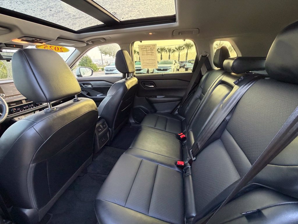 Certified 2023 Nissan Rogue SV w/ SV Premium B Package AWD/4WD image 27