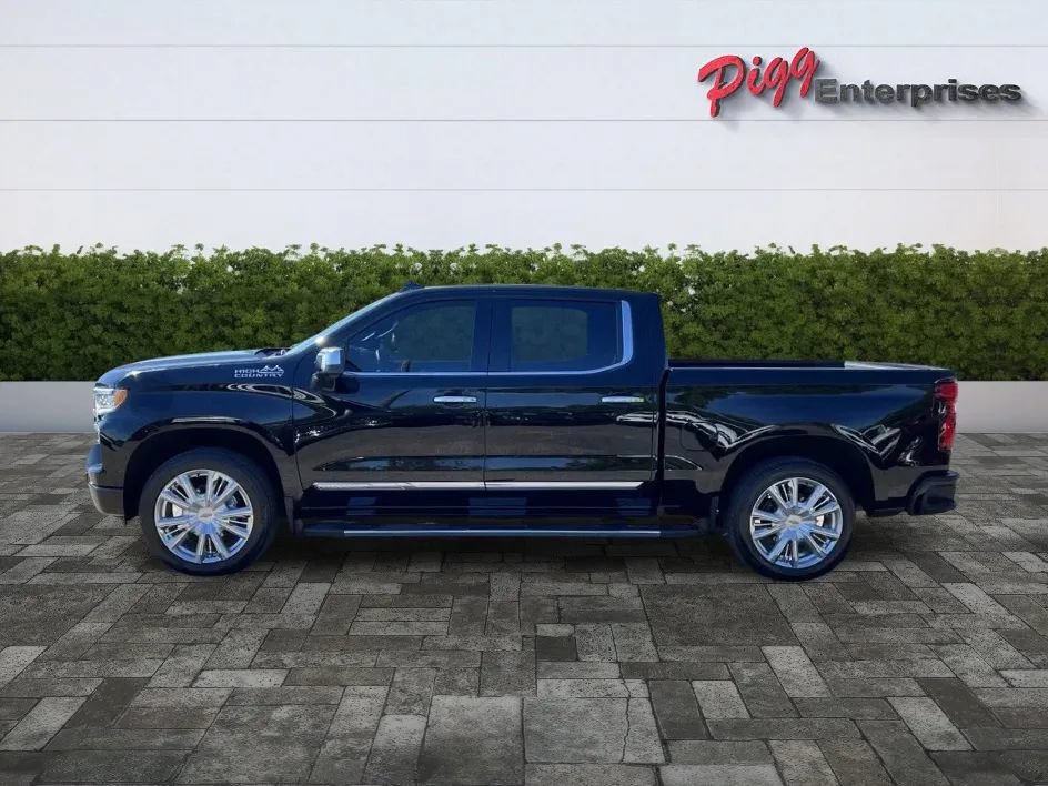 Used 2023 Chevrolet Silverado 1500 High Country w/ High Country Premium Package AWD/4WD image 3