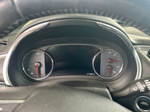 Used 2019 Chevrolet Malibu Hybrid w/ Leather Package image 18