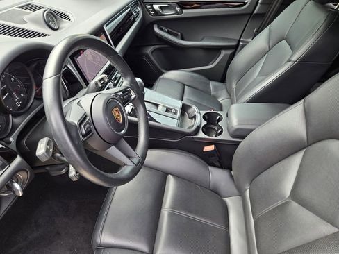 Used 2024 Porsche Macan AWD/4WD image 17