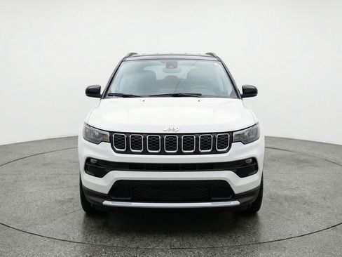 Used 2025 Jeep Compass Limited image 2