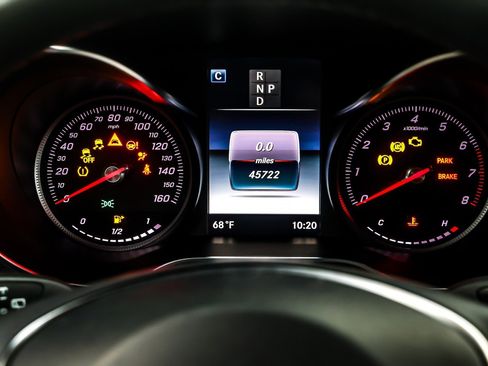 Used 2019 Mercedes-Benz GLC 300 image 18