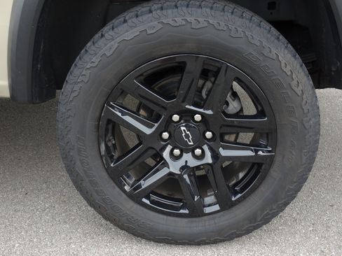 Used 2023 Chevrolet Colorado Trail Boss w/ Technology Package AWD/4WD image 27
