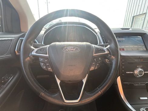 Used 2018 Ford Edge Titanium AWD/4WD image 19
