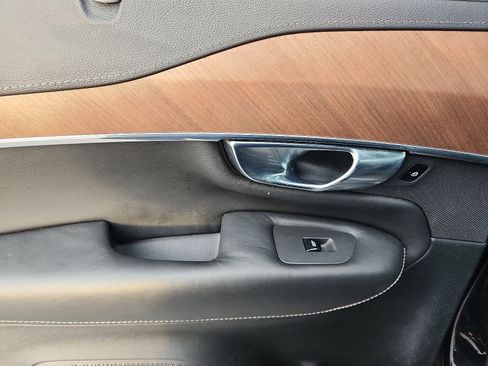 Used 2020 Volvo XC90 T6 Inscription w/ Protection Package image 28