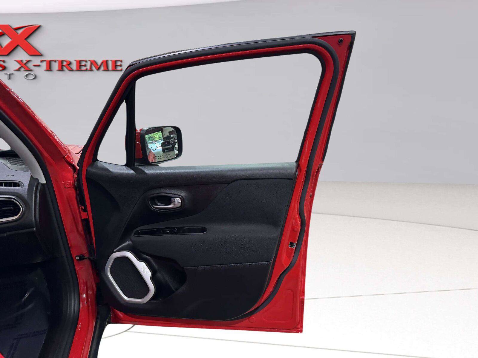 Used 2020 Jeep Renegade Latitude AWD/4WD image 49