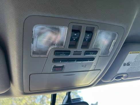 Used 2014 Toyota Highlander Limited Platinum FWD image 31