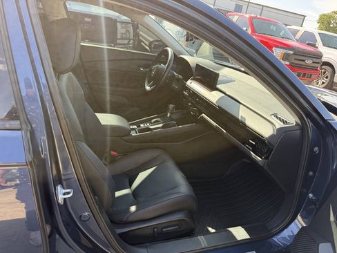 Used 2023 Honda Accord Touring image 10