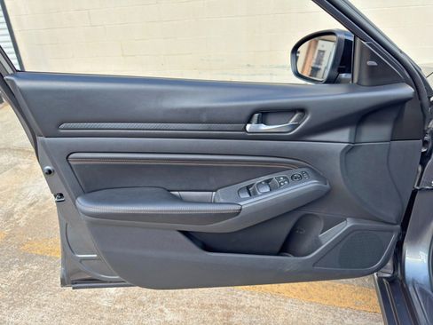 Used 2021 Nissan Altima 2.0 SR FWD image 37