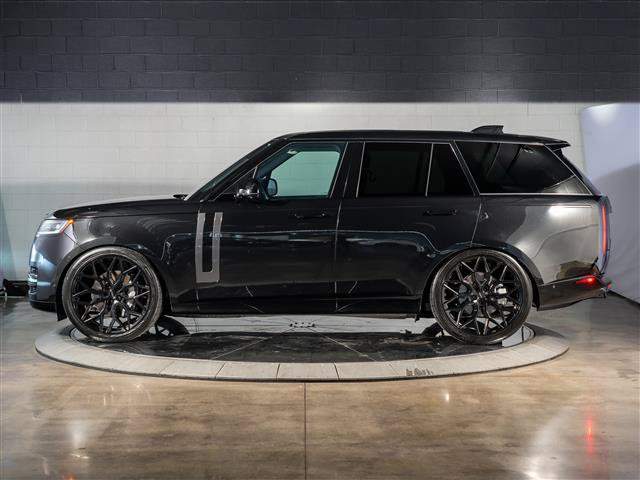 Used 2026 Land Rover Range Rover SE AWD/4WD image 2