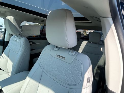 New 2026 Ford Explorer Platinum w/ LUX Leather Package AWD/4WD image 17