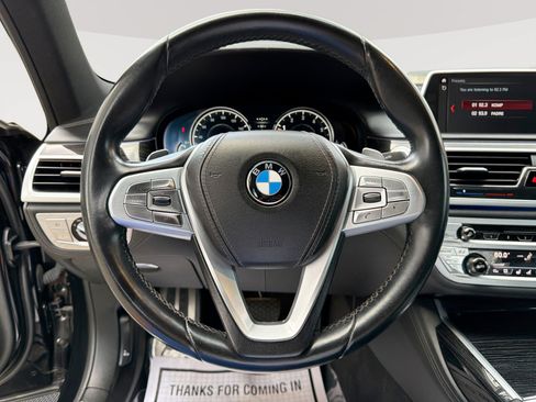 Used 2018 BMW 750i w/ Executive Package RWD image 11