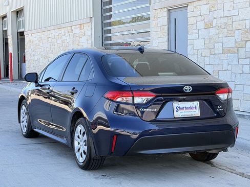Used 2025 Toyota Corolla LE FWD image 4
