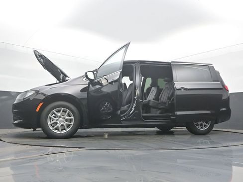 New 2026 Chrysler Voyager LX image 59