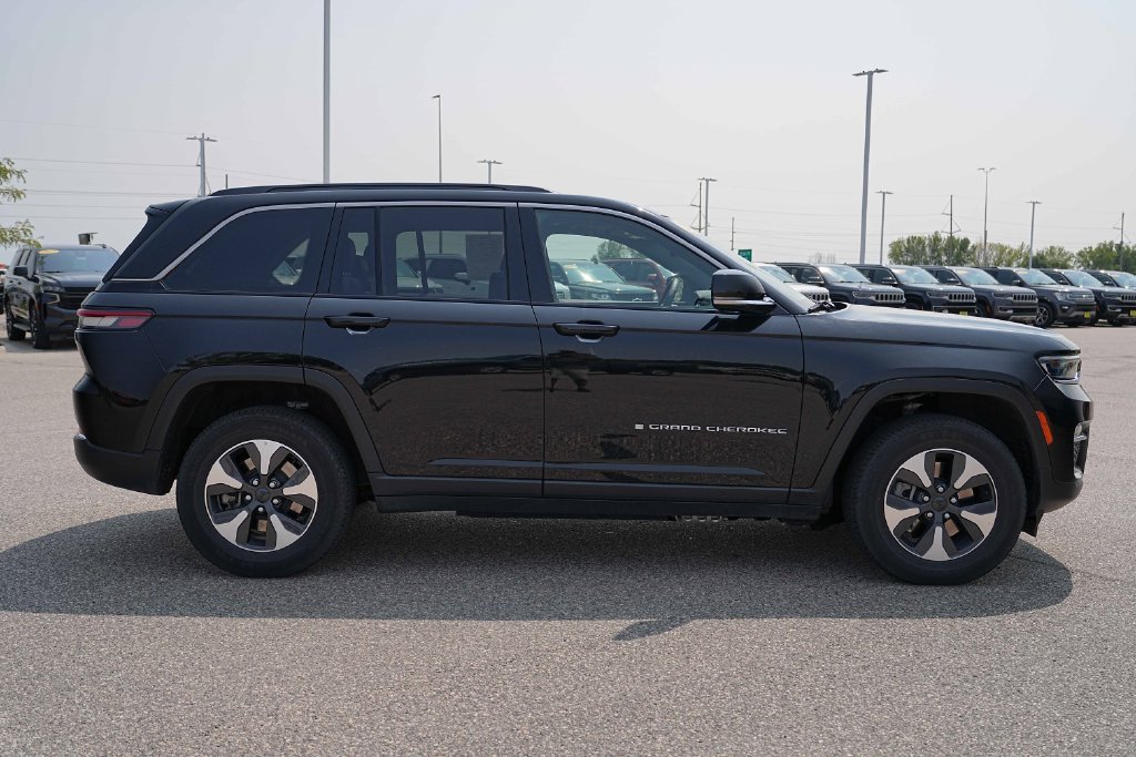 Used 2024 Jeep Grand Cherokee Limited 4xe AWD/4WD image 6
