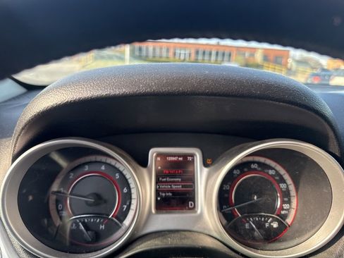 Used 2016 Dodge Journey SE w/ Flexible Seating Group image 8