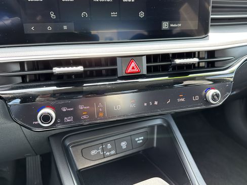 Certified 2026 Kia K5 LXS FWD image 32
