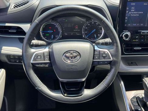 Certified 2022 Toyota Highlander Platinum image 15