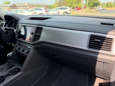 Used 2018 Volkswagen Atlas SE AWD/4WD image 12