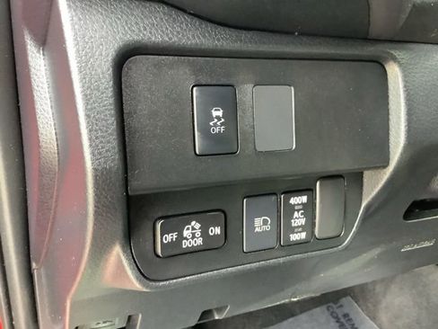 Used 2021 Toyota Tacoma TRD Off-Road AWD/4WD image 28