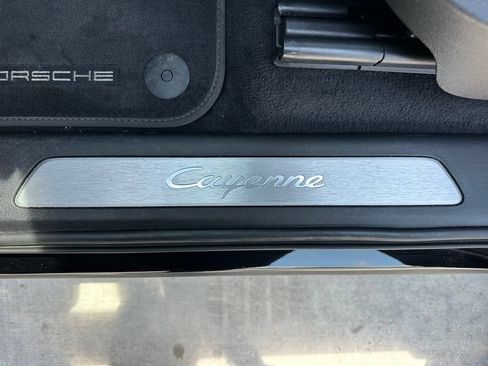 Certified 2020 Porsche Cayenne AWD/4WD image 20
