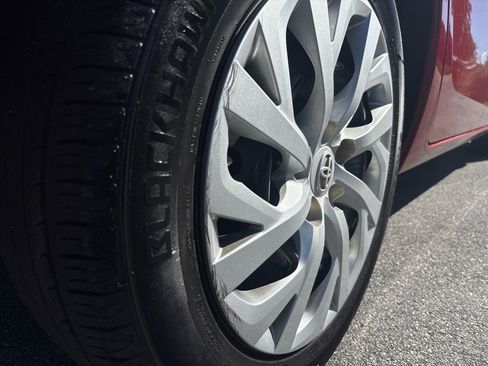 Used 2018 Toyota Corolla LE FWD image 9