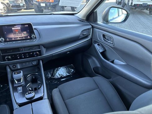 Used 2024 Nissan Rogue S image 24