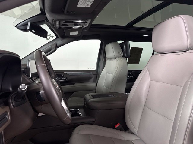 Used 2021 GMC Yukon XL SLT w/ Rear Media and Nav Package RWD image 5