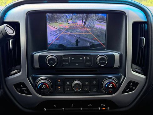 Used 2015 GMC Sierra 1500 SLT w/ SLT Crew Cab Value Package AWD/4WD image 30