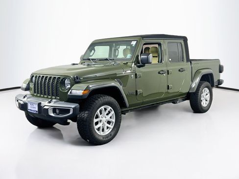Used 2023 Jeep Gladiator Sport AWD/4WD image 1