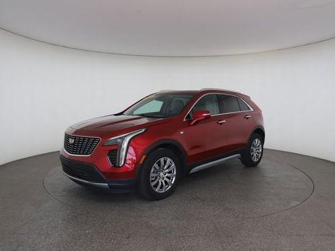 Used 2021 Cadillac XT4 Premium Luxury w/ Cold Weather Package AWD/4WD image 3