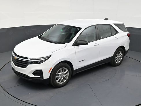 Used 2024 Chevrolet Equinox LS FWD image 12