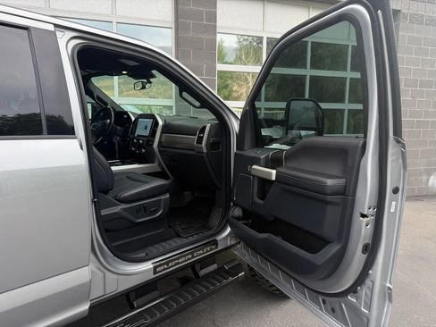Used 2022 Ford F250 Lariat w/ Black Appearance Package AWD/4WD image 43