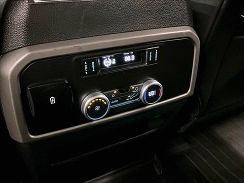 Used 2019 Ford Expedition XLT w/ Equipment Group 201A AWD/4WD image 31