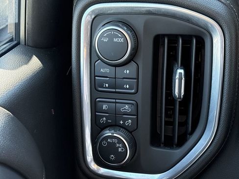 Used 2022 Chevrolet Silverado 1500 RST w/ Z71 Off-Road Package image 36